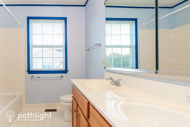 Building Photo - 1366 Jasper Dr, Ambler, PA, 19002