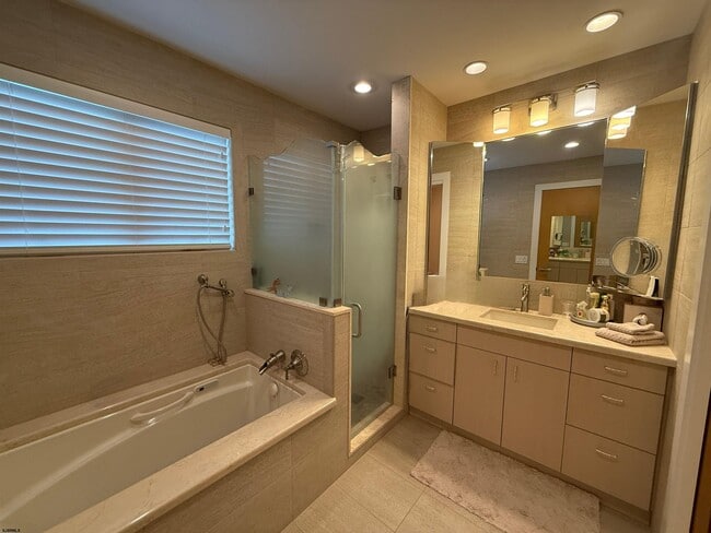 Building Photo - 103 S Andover Ave