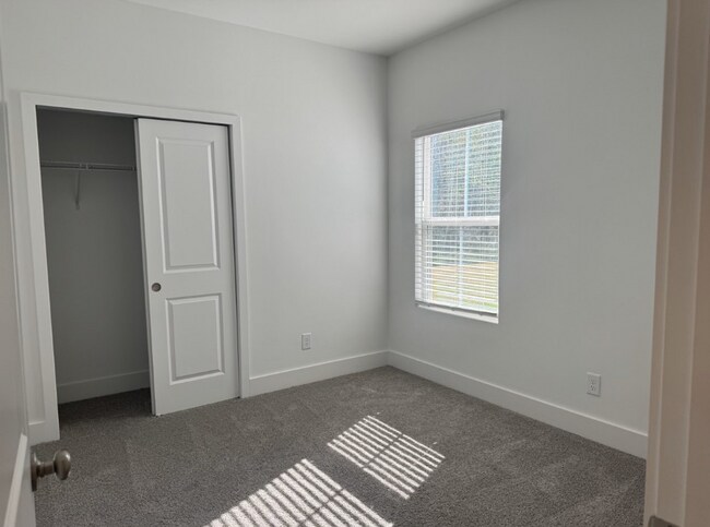 Building Photo - Spacious 4BR, 3BA Home in Aspire at New Ha...