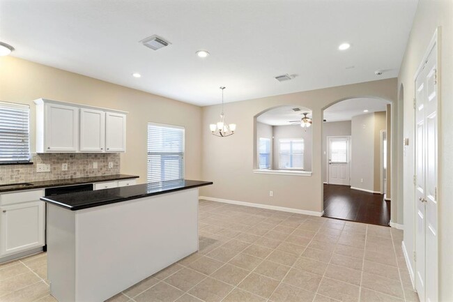 Building Photo - 7723 Butler Lakes Ct