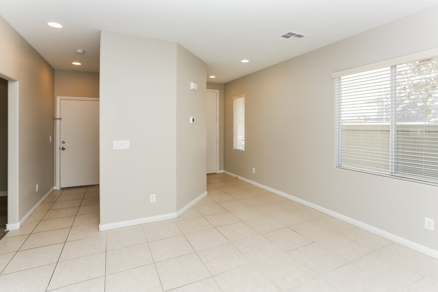 Building Photo - 8562 N Golden Idol Ct
