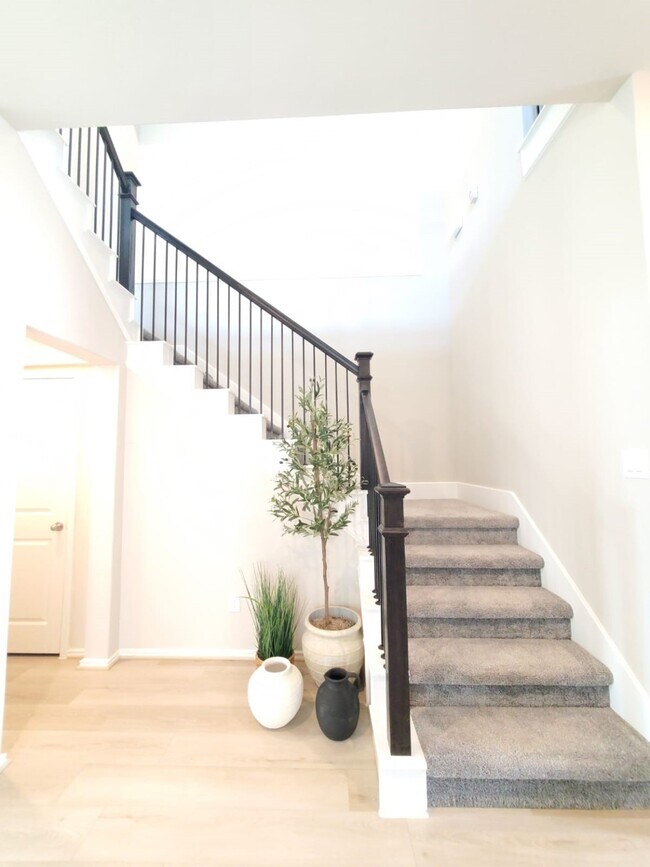 Building Photo - 2406 Pear Blossom Ln