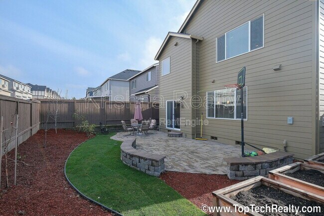 Building Photo - 15963 NW Linder St