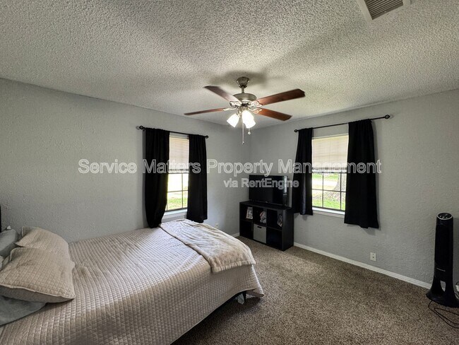 Building Photo - 4213 Queens Ct
