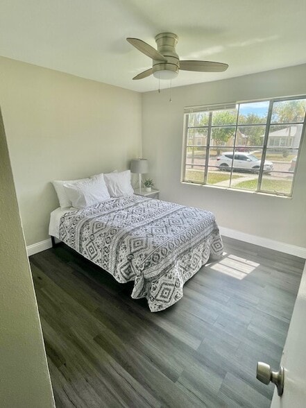 Building Photo - 5145 5th Ave S