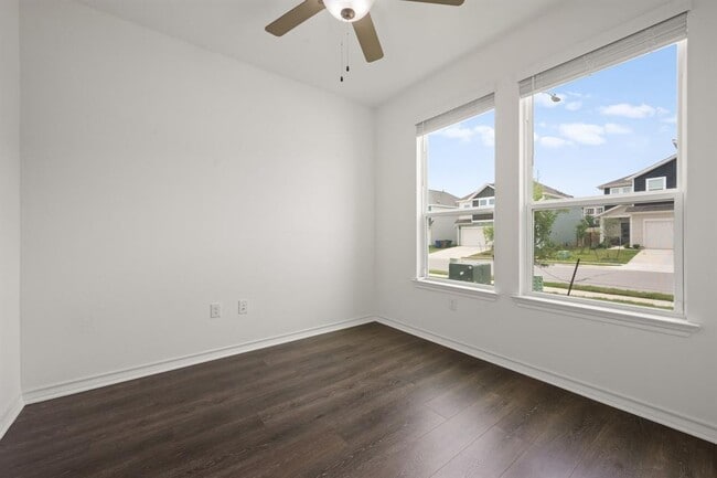 Building Photo - 2902 Tavern Dr