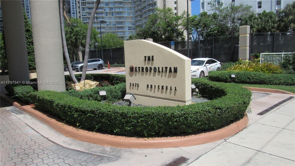 Primary Photo - 2475 Brickell Ave