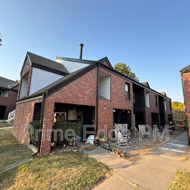 Building Photo - 1821 Ridgehaven Ct