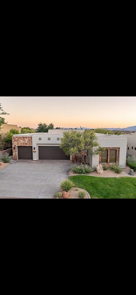 Building Photo - 1747 W Red Cloud Cir