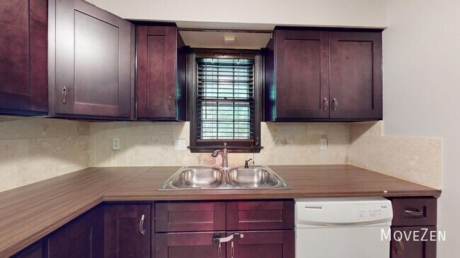 Building Photo - 726 Braniff Dr Cary, NC 27513 Semi Private...