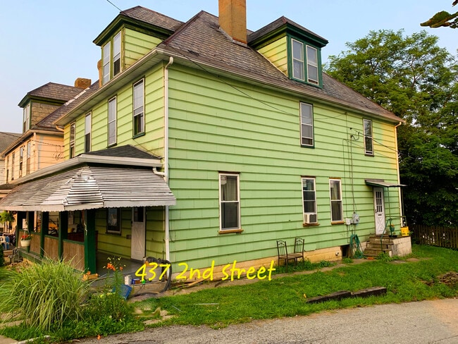 Building Photo - 437 2nd St