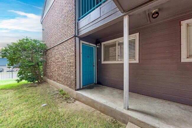 Primary Photo - 1840 Burton Dr
