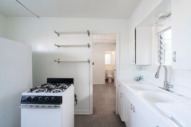 Building Photo - 218 29th St