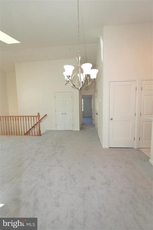 Building Photo - 14225 Jib St