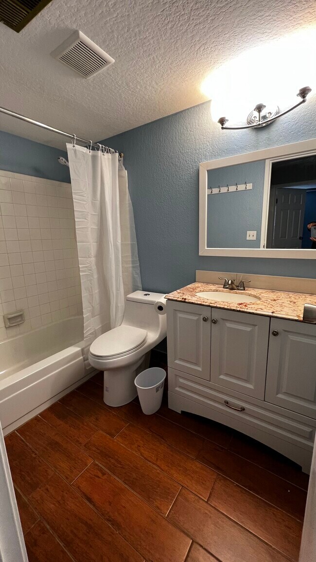 Building Photo - 12057 E Harvard Ave