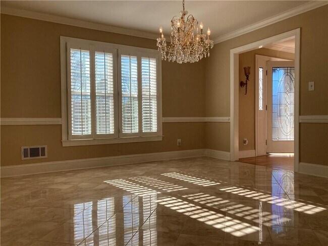 Building Photo - 1281 Lake Washington Dr NW