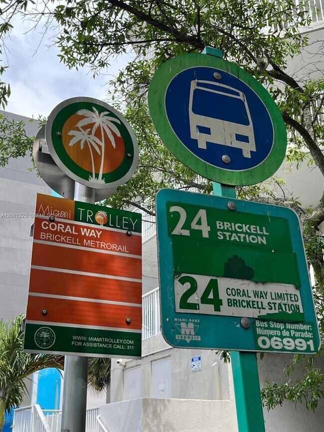 Building Photo - 280 SW 20th Rd