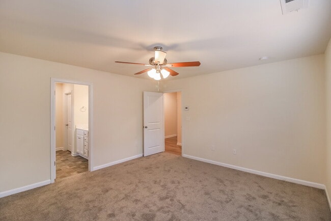 Building Photo - 520 Overo Dr