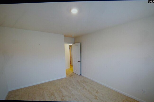 Building Photo - 457 Delahays Rd