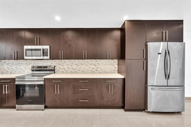 Building Photo - 5618 SW 36th St