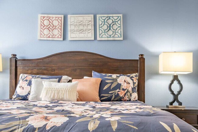 Building Photo - 1956 Wedge Dr