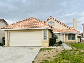 Building Photo - 36823 Hillcrest Dr
