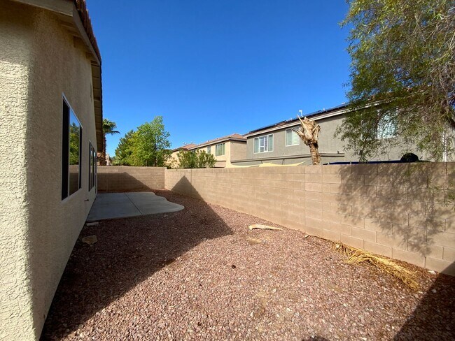 Building Photo - 1022 Pecos River Ave