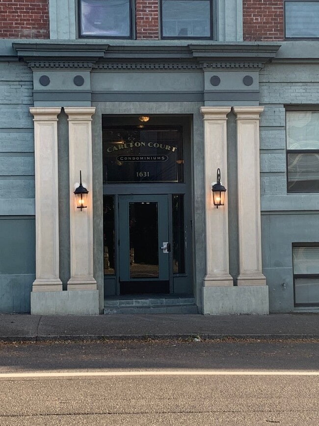 Building Photo - 1631 NW Everett St