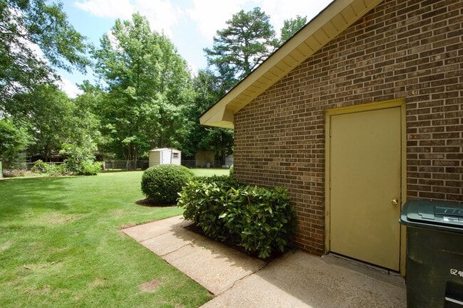 Building Photo - 1109 Drew Ln
