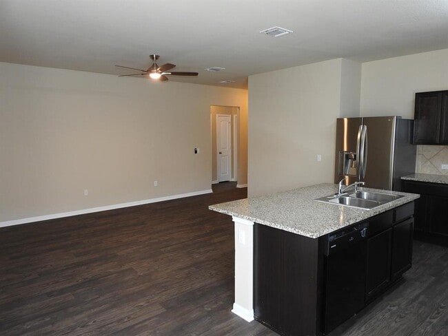 Building Photo - 1701 Atlas Rd