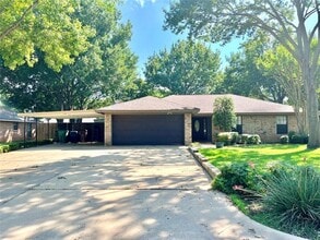 Building Photo - 1328 Kings Row