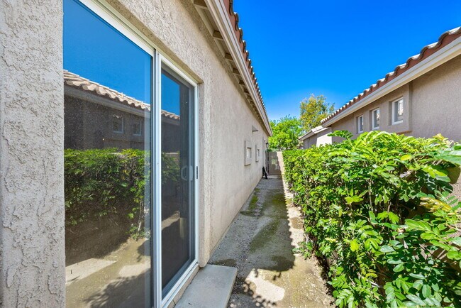 Building Photo - 45168 Coeur Dalene Dr