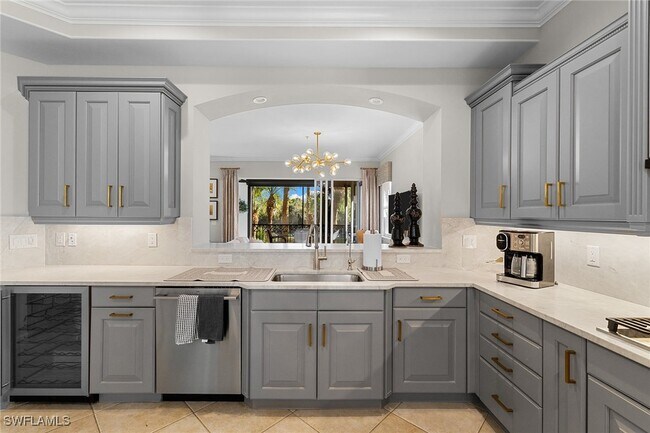 Building Photo - 2864 Tiburon Blvd E