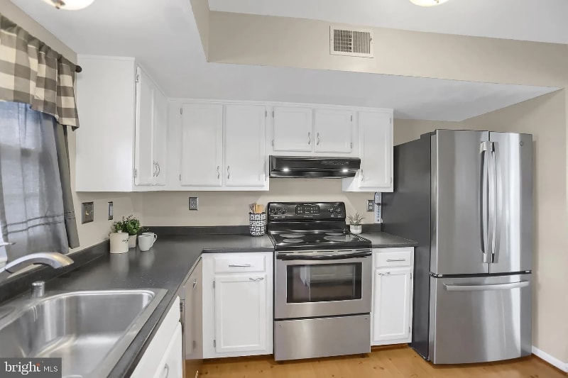 Building Photo - 5737 Sunset View Ln