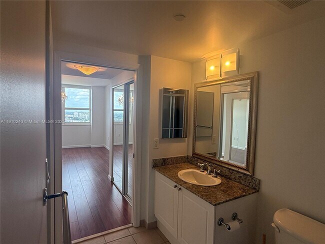 Building Photo - 19501 W Country Club Dr