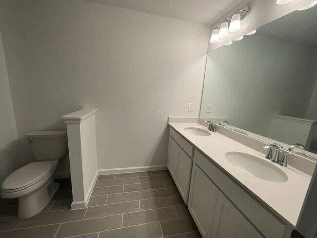 Building Photo - Oak Hammock Preserve Townhomes - New Construction - 3/2.5/1 1672 sqft ***Won't Last***