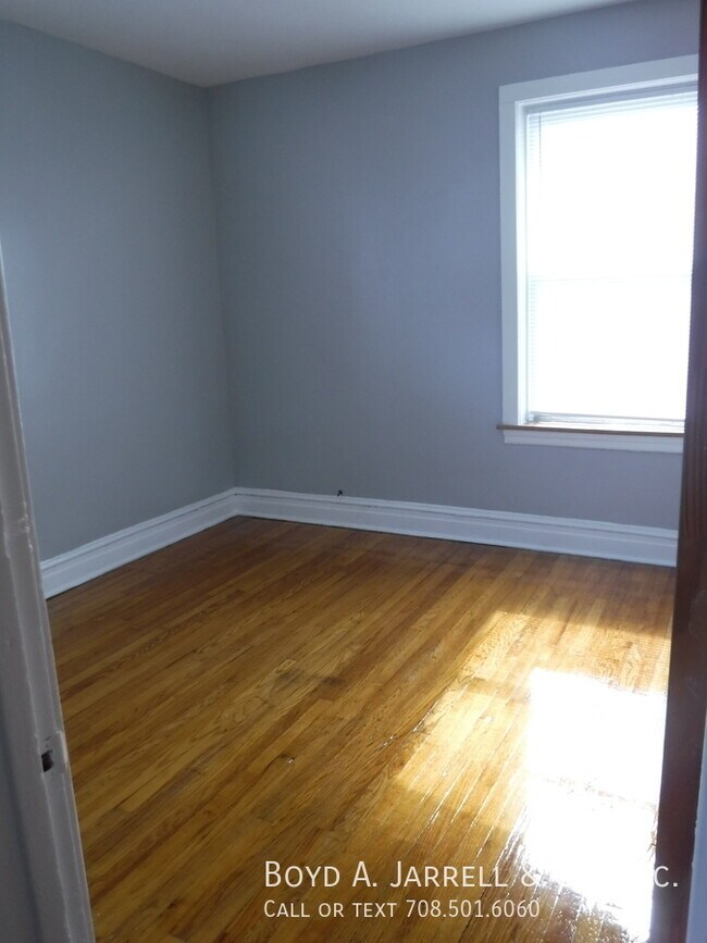 Building Photo - 9548 S Prairie Ave