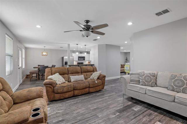 Building Photo - 613 Hanceville Way