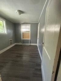 Building Photo - 116 E Fairview Ave