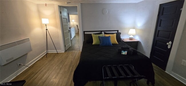 Building Photo - 1856 Lampson Rd