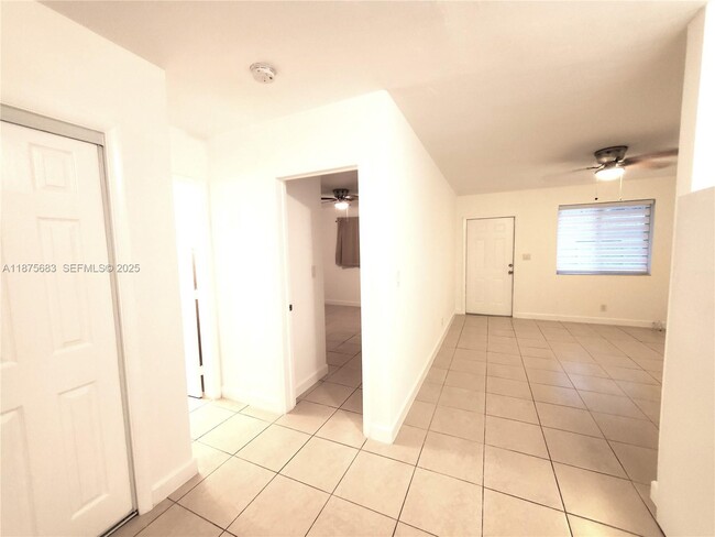 Building Photo - 26 SE 3rd Terrace