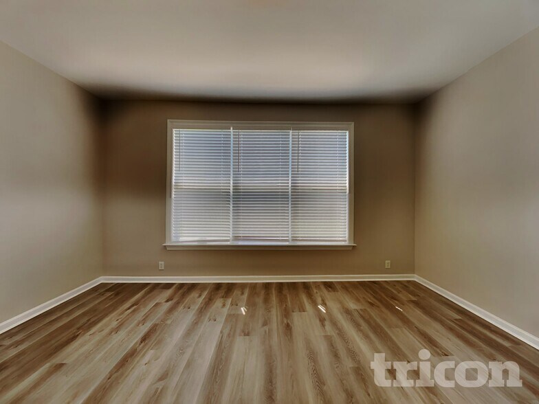 Building Photo - 2104 Bradbury Ct