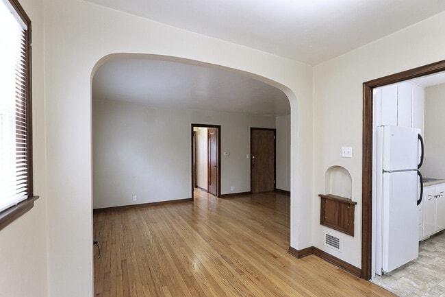 Building Photo - 1425 S 11th St