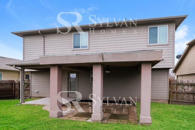 Building Photo - Coming HOME never felt so good!