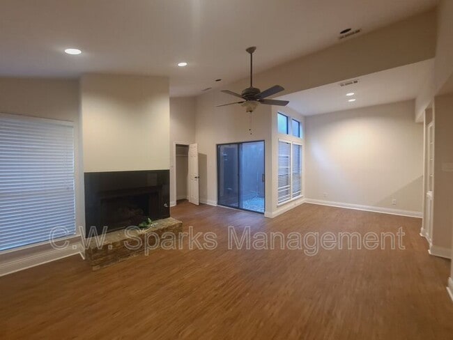 Building Photo - 3025 Westforest Dr