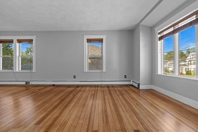 Building Photo - 253 Sycamore St