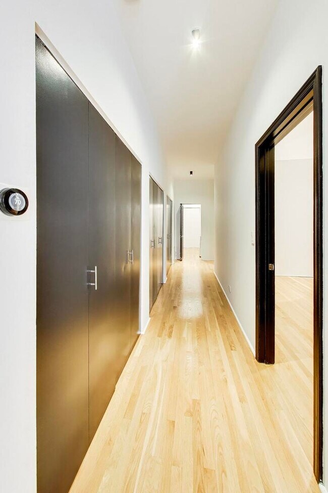 Building Photo - 1021 S State St