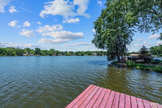 Building Photo - 24060 N Lakeside Dr