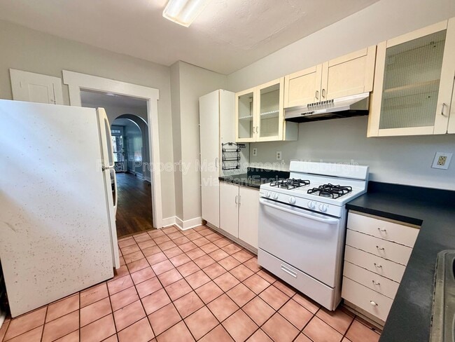 Building Photo - 5550 Wilkins Ave