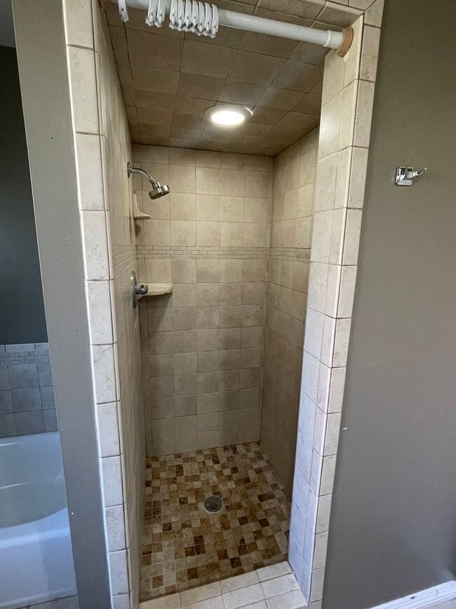 Building Photo - Incredible 3bd/2ba house surrounded by working orchards! Available now!